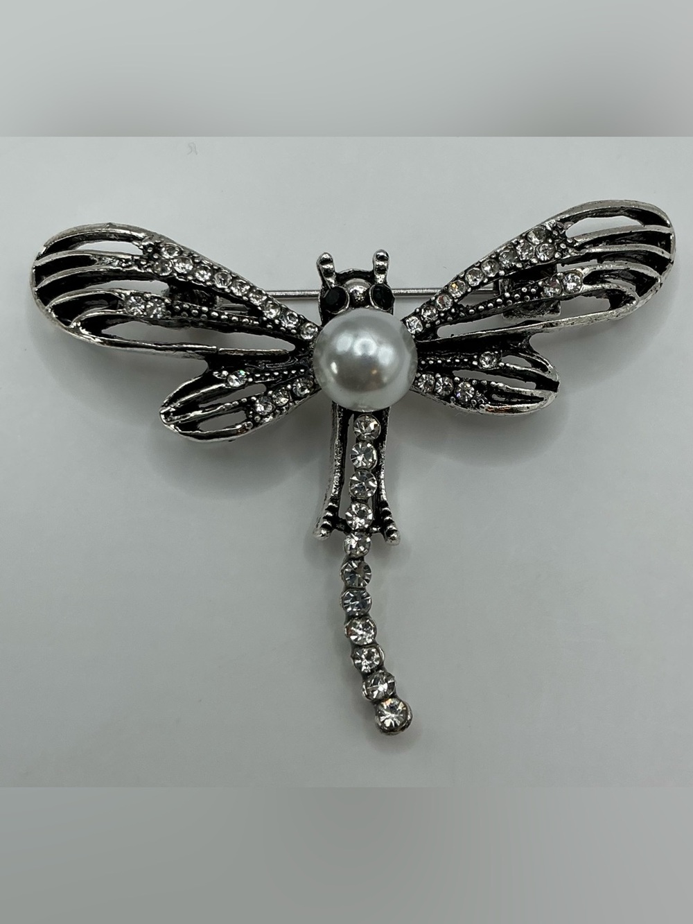SILVER TONE RHINESTONE DRAGONFLY BROOCH WITH FAUX PEARL ACCENT NWOT